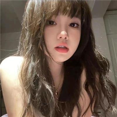 穿风信子蓝的少女